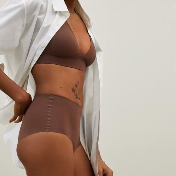 Everlane The Invisible High-Rise Hipster - Picture 5 of 7